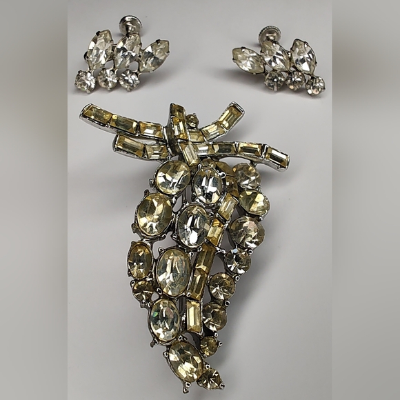 Vintage‎ Brooch & Earrings Set Clear Baguette And Oval Rhinestones Demi Parure - Picture 1 of 6